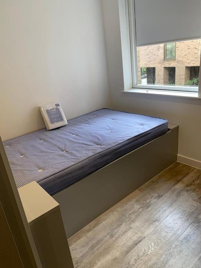 For Students Only Ensuite Bedrooms With Shared Kitchen At Cathedral Point In Winchester Exteriör bild